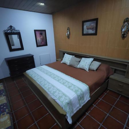 הוילה אלבופיירה Casa Antiquada מראה חיצוני תמונה